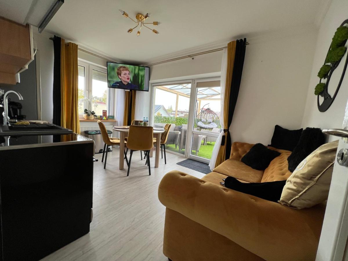 Comfort Zone Ostroda Villa Apartment B Bagian luar foto